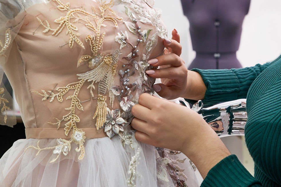 Retouches robe de mariée et costumes- L'atelier sur mesure